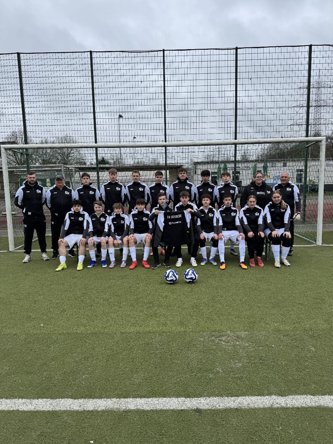 mannschaftsfoto folgt